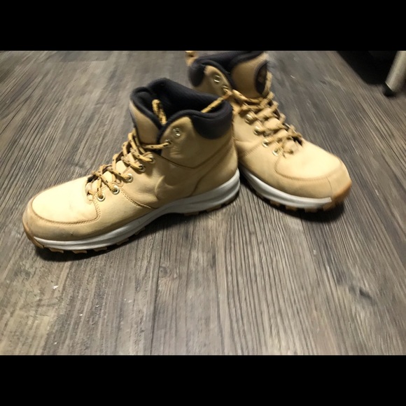 nike manoa leather haystack